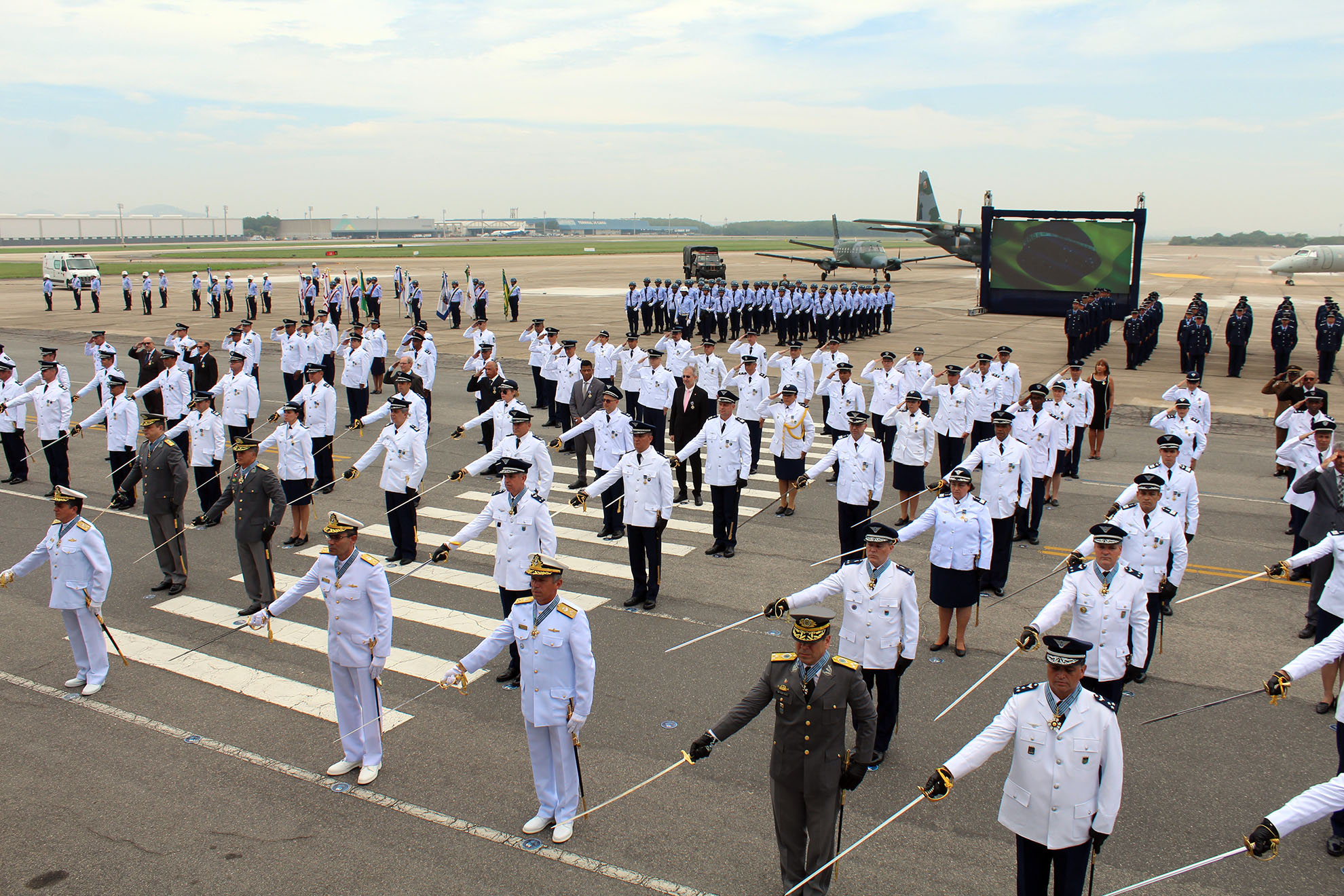 Militares do DECEA são agraciados com Ordem do Mérito Aeronáutico